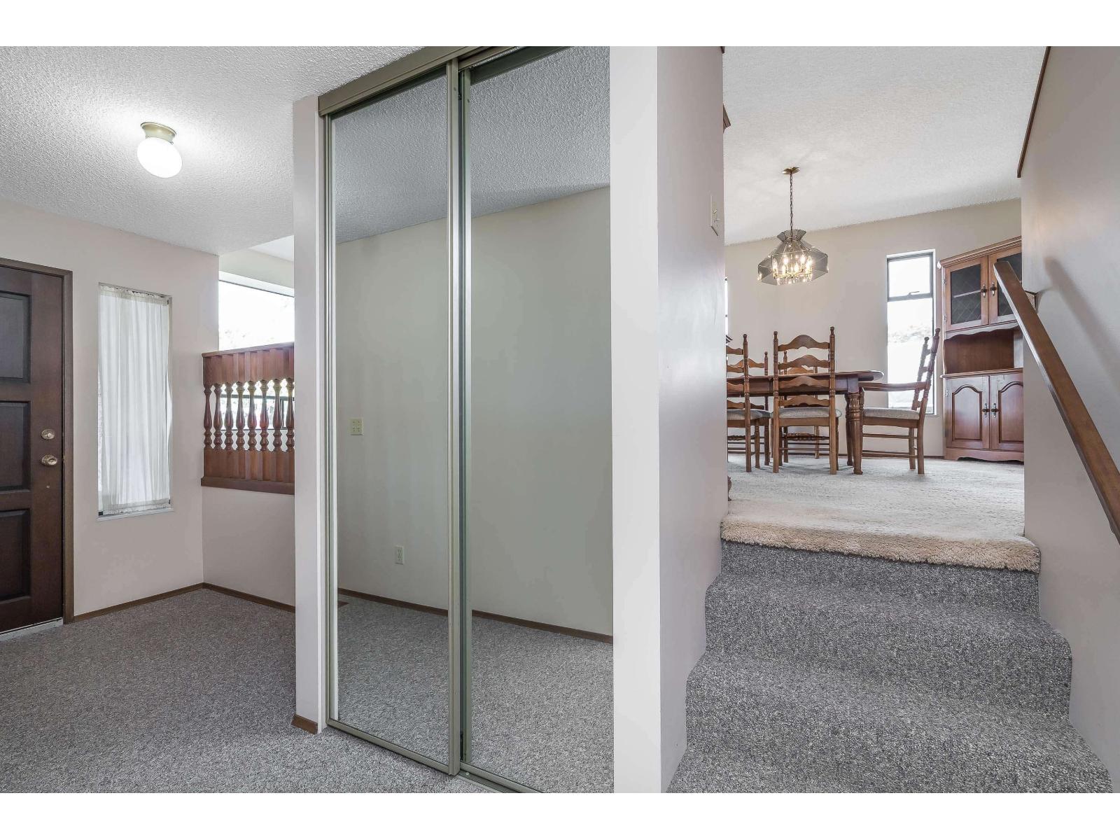 2080 156a Street, Surrey, British Columbia  V4A 6S3 - Photo 4 - R3048299