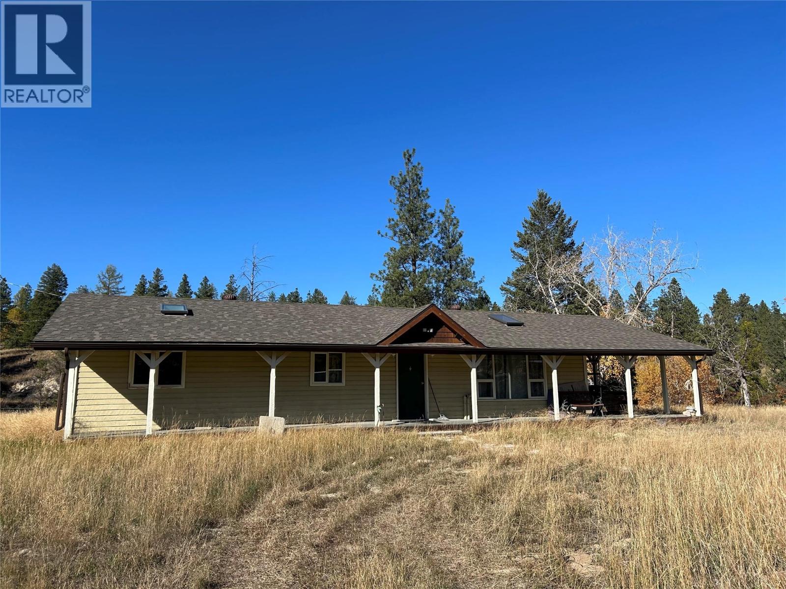 5726 Mission Road, Cranbrook, British Columbia V1C 7B7 - Photo 1 - 10363174