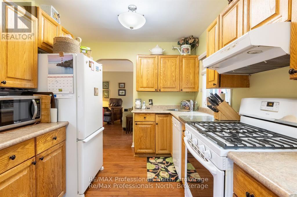 80 Invergordon Avenue, Minden Hills, Ontario  K0M 2K0 - Photo 18 - X12407070