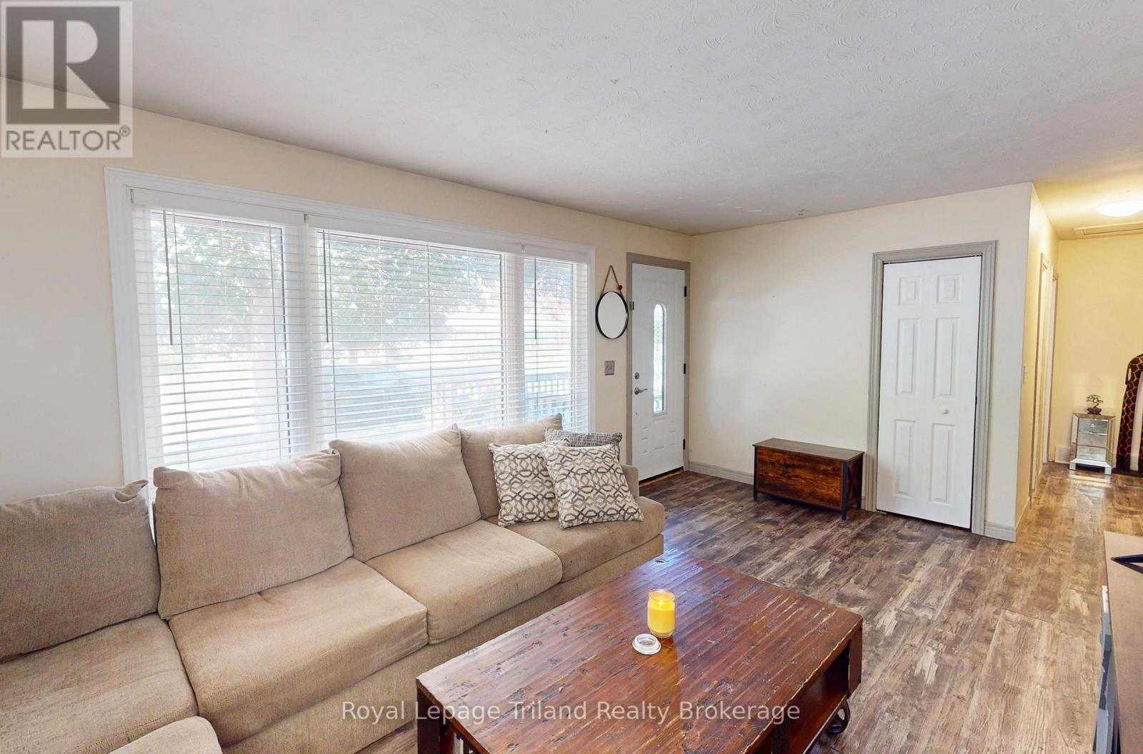 6 Elmwood Crescent, Woodstock, Ontario  N4S 2K5 - Photo 3 - X12407705