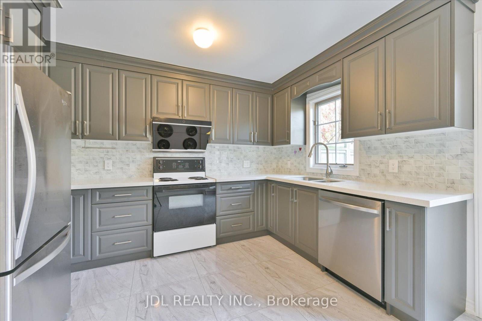 Unit I - 3036 Bayview Avenue, Toronto, Ontario  M2N 5L2 - Photo 4 - C12407701