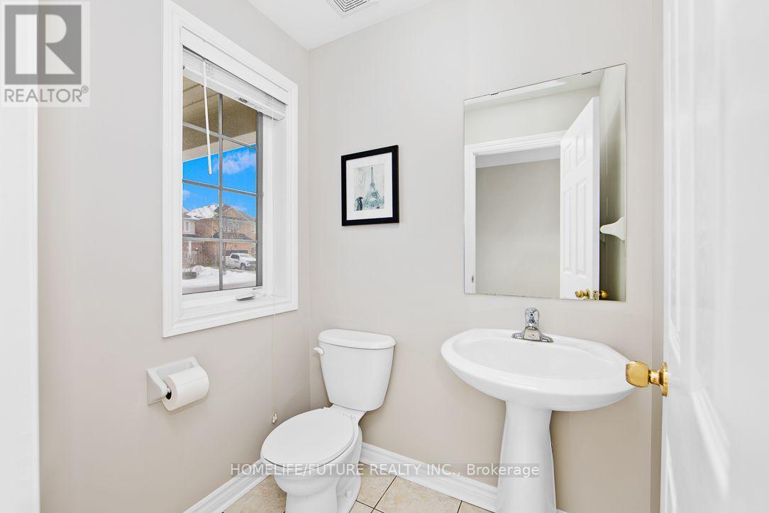 39 Harkness Drive, Whitby, Ontario  L1R 0C5 - Photo 14 - E12407722