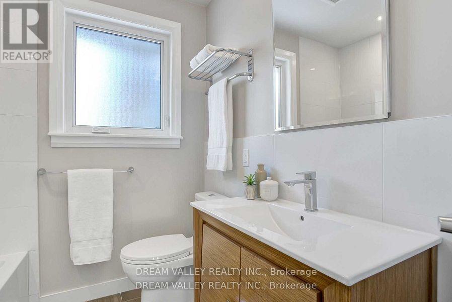 52 South Marine Drive, Toronto, Ontario  M1E 1A2 - Photo 26 - E12407809