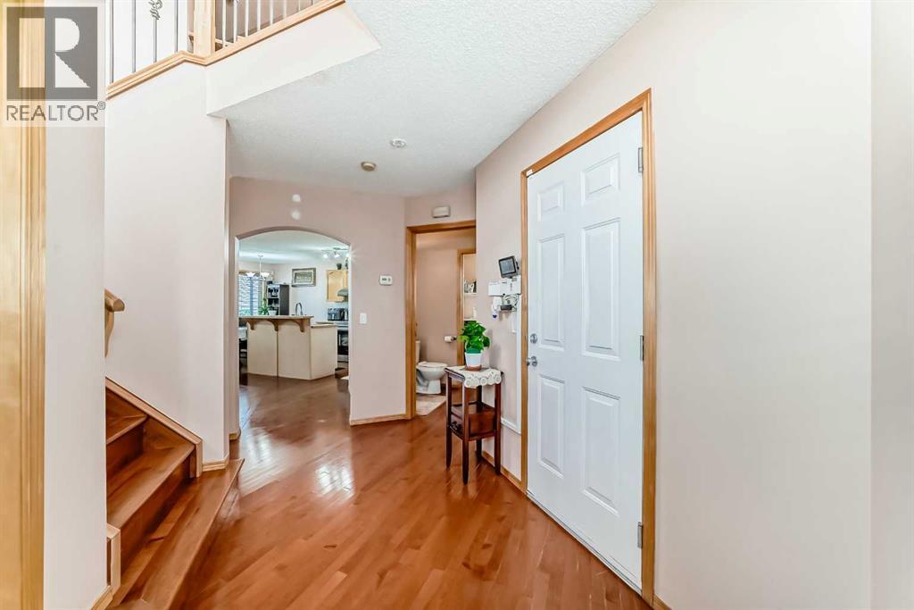 16062 Everstone Road Sw, Calgary, Alberta  T2Y 4J7 - Photo 4 - A2257664