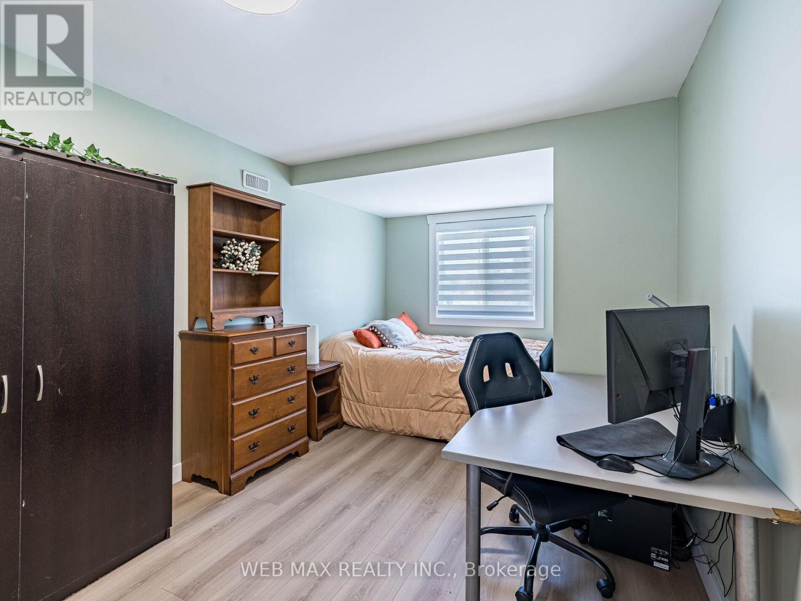 206 Parkview Drive, Innisfil, Ontario  L0L 1K0 - Photo 33 - N12407751