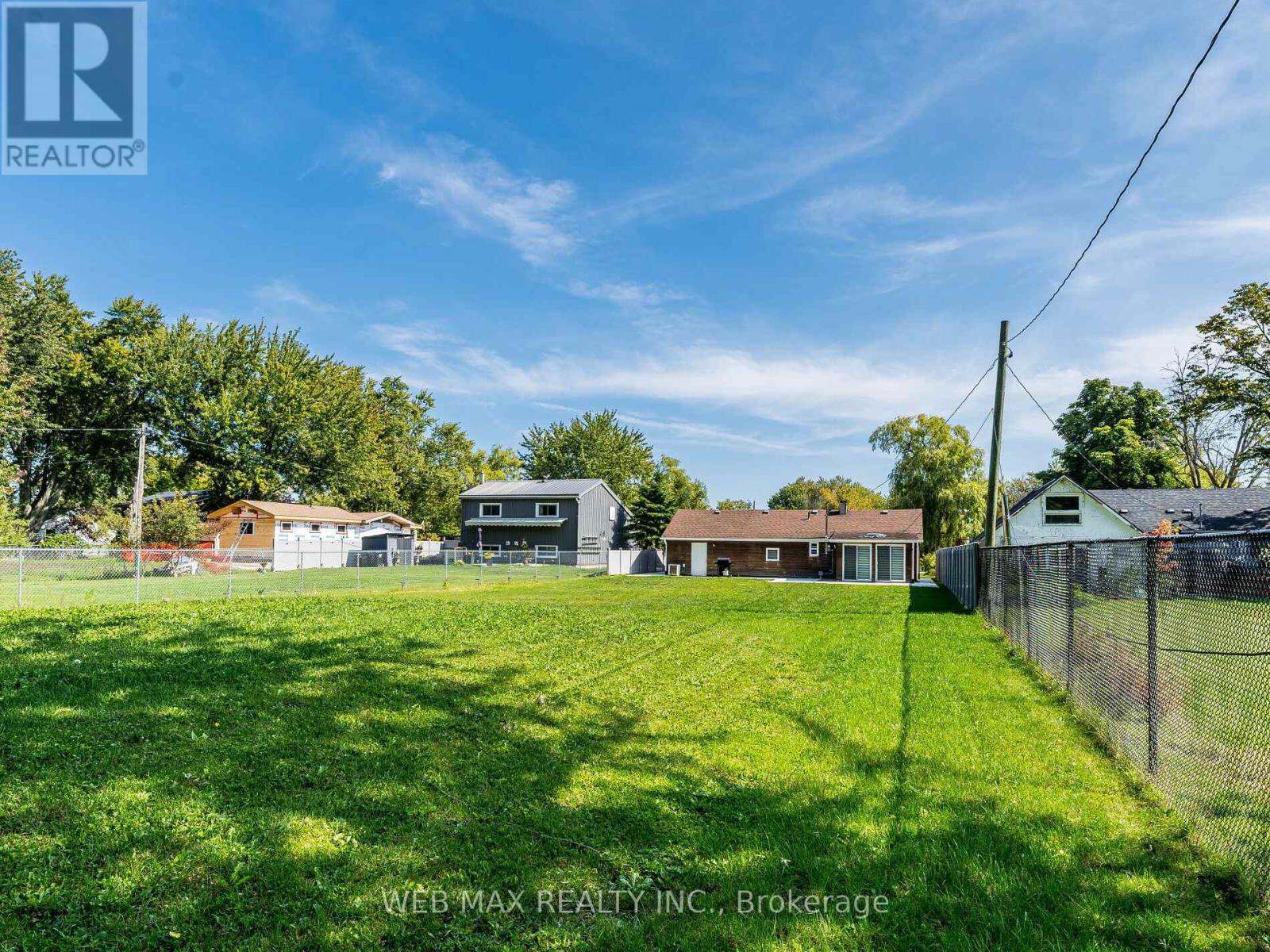 206 Parkview Drive, Innisfil, Ontario  L0L 1K0 - Photo 43 - N12407751