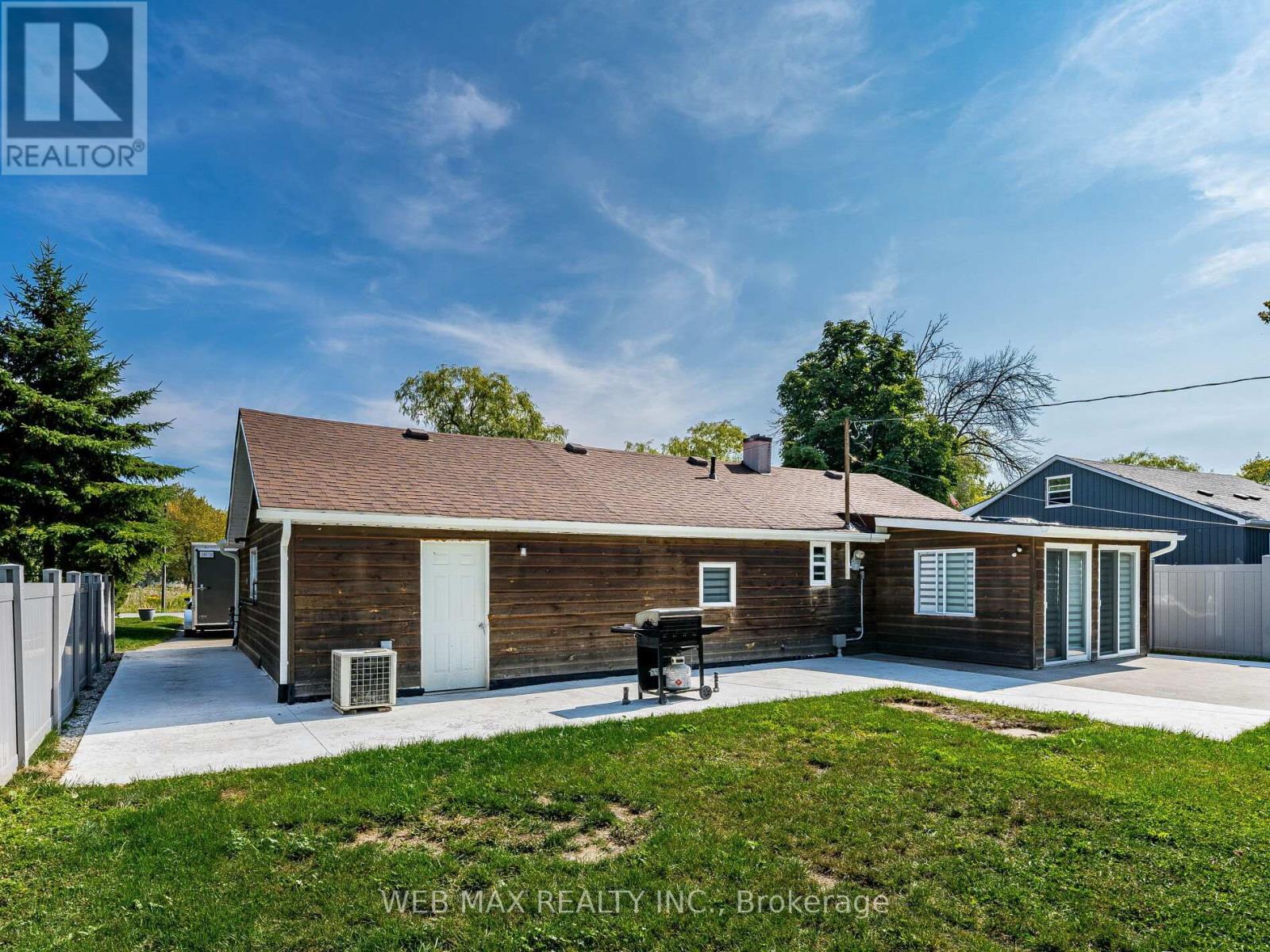 206 Parkview Drive, Innisfil, Ontario  L0L 1K0 - Photo 46 - N12407751