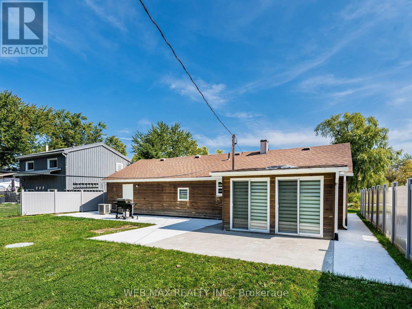 206 Parkview Drive, Innisfil, Ontario  L0L 1K0 - Photo 47 - N12407751