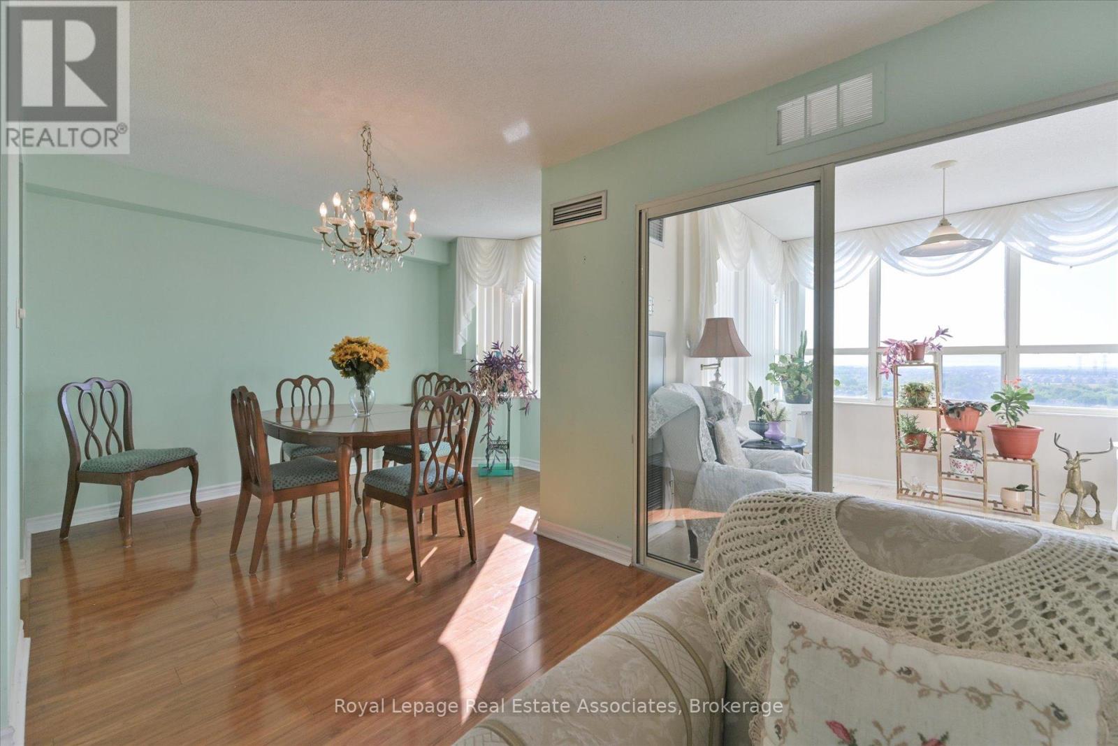 1209 - 10 Malta Avenue, Brampton, Ontario  L6Y 4G6 - Photo 10 - W12407738