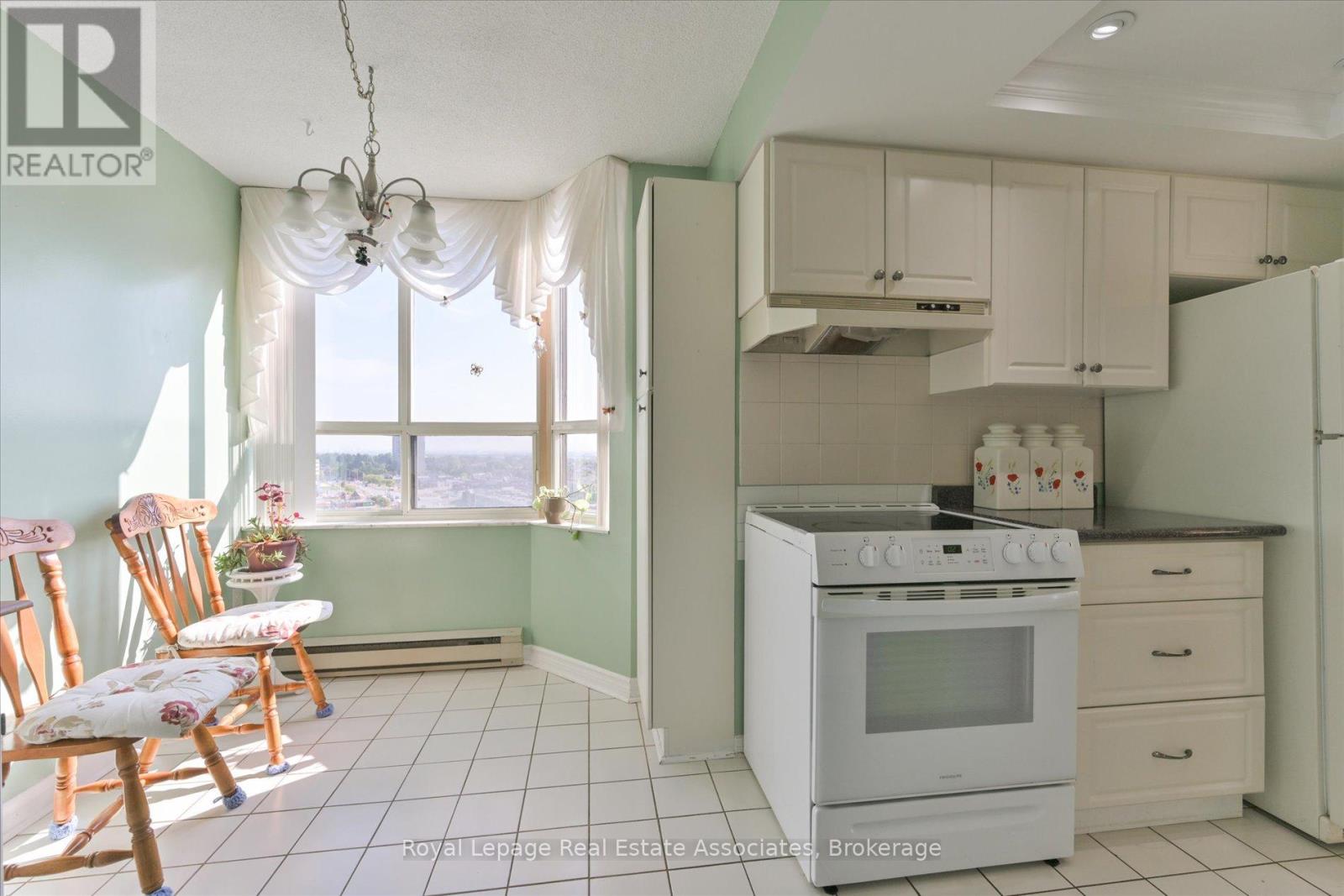 1209 - 10 Malta Avenue, Brampton, Ontario  L6Y 4G6 - Photo 14 - W12407738