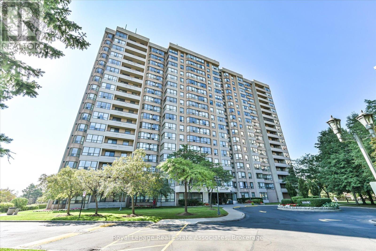 1209 - 10 Malta Avenue, Brampton, Ontario  L6Y 4G6 - Photo 2 - W12407738