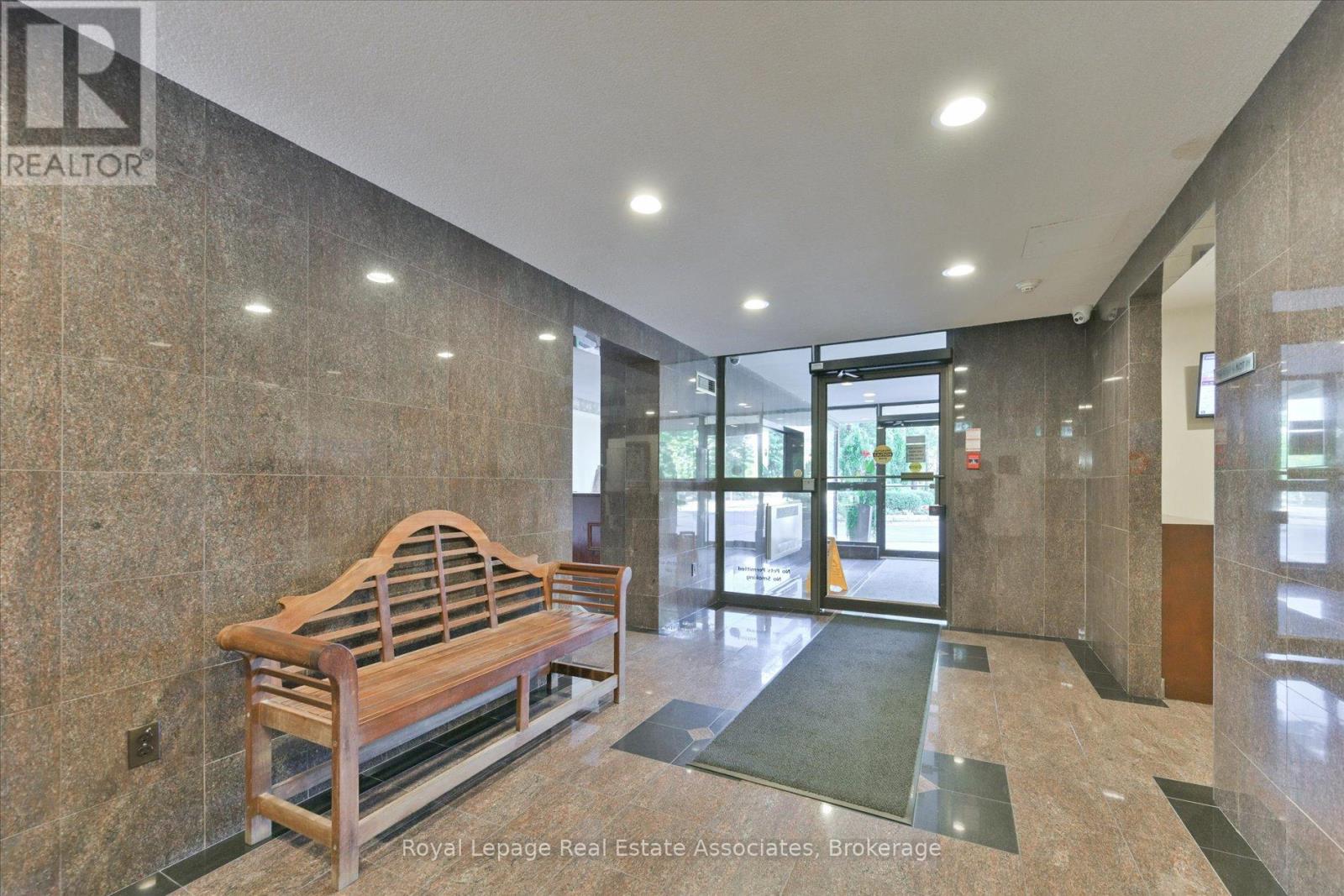 1209 - 10 Malta Avenue, Brampton, Ontario  L6Y 4G6 - Photo 4 - W12407738