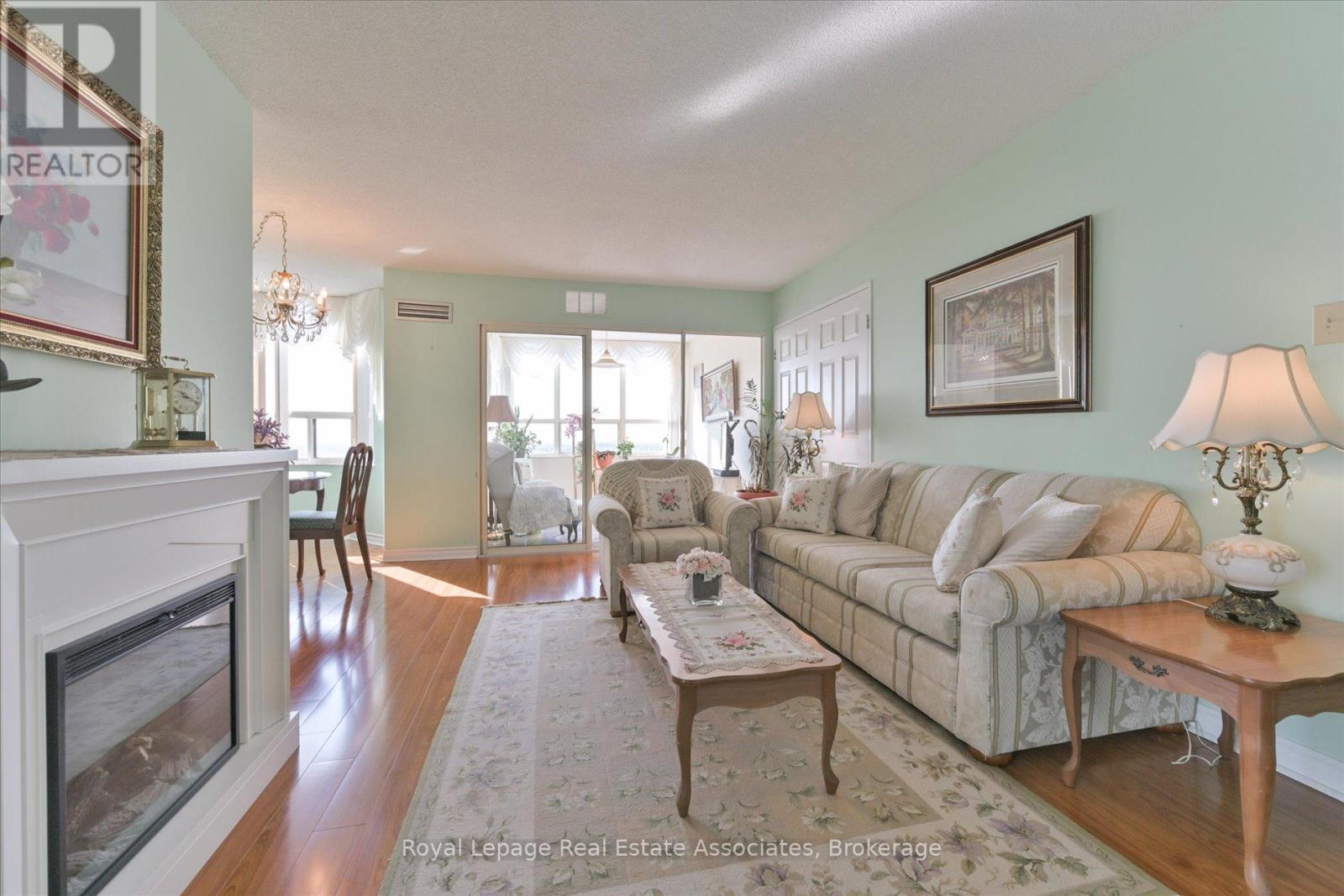 1209 - 10 Malta Avenue, Brampton, Ontario  L6Y 4G6 - Photo 7 - W12407738