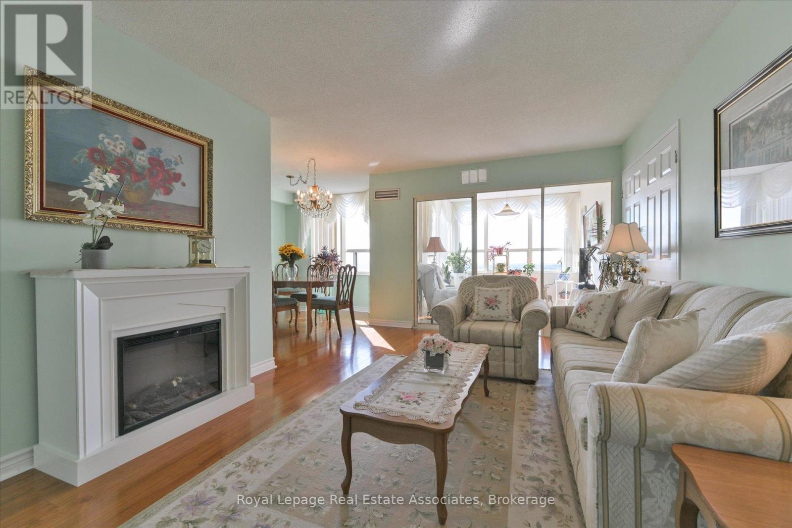 1209 - 10 Malta Avenue, Brampton, Ontario  L6Y 4G6 - Photo 8 - W12407738
