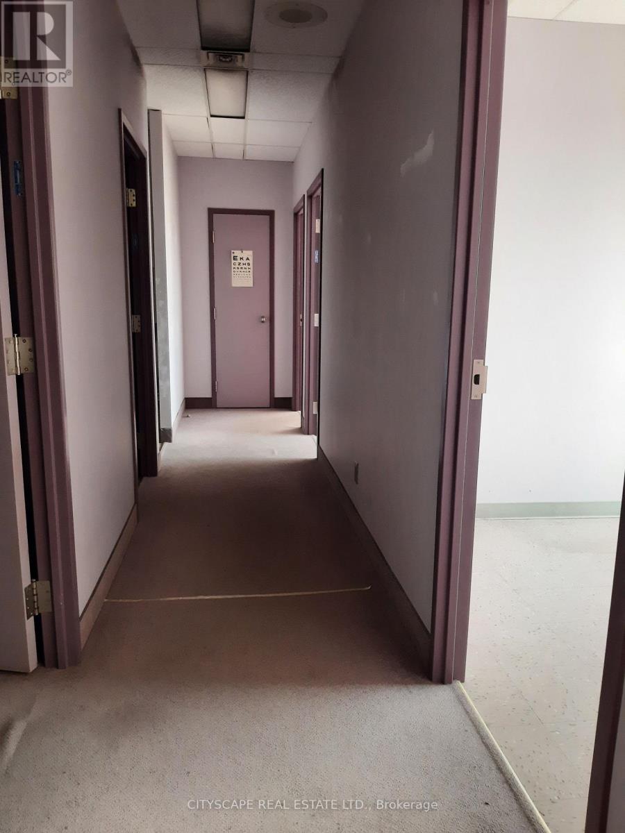 305 - 2065 Finch Avenue W, Toronto, Ontario  M3N 2V7 - Photo 6 - W12407740