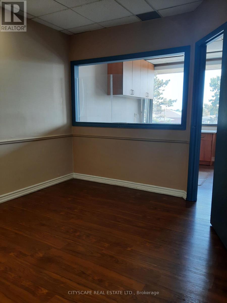 203 - 2065 Finch Avenue W, Toronto, Ontario  M3N 2V7 - Photo 5 - W12407741