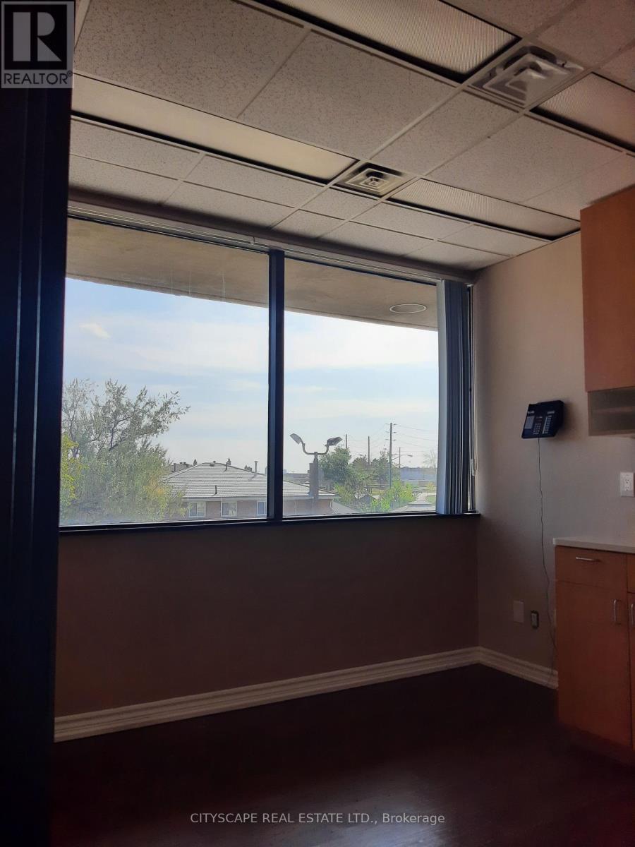 203 - 2065 Finch Avenue W, Toronto, Ontario  M3N 2V7 - Photo 7 - W12407741