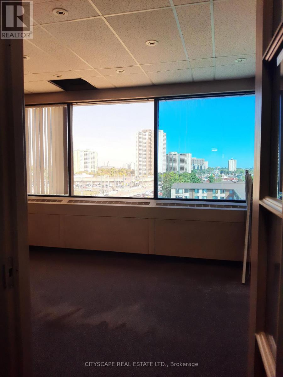 501 - 2065 Finch Avenue W, Toronto, Ontario  M3N 2V7 - Photo 6 - W12407742