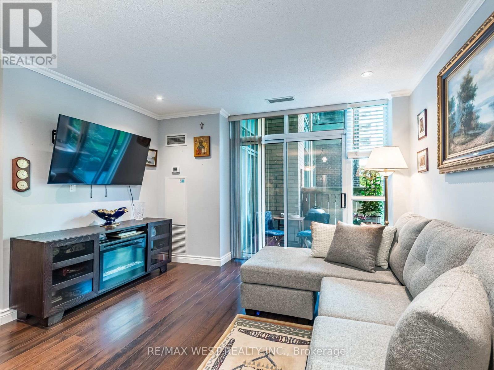 101 - 9 Michael Power Place, Toronto, Ontario  M9A 0A5 - Photo 20 - W12407744