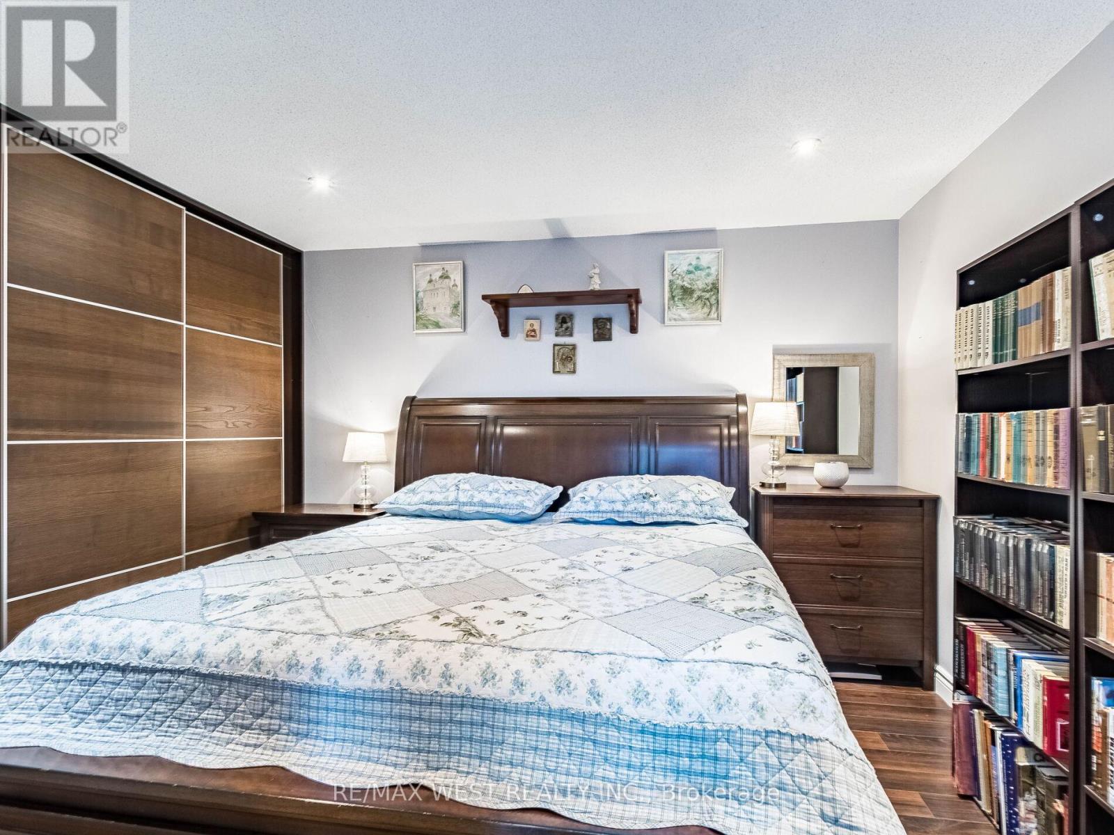 101 - 9 Michael Power Place, Toronto, Ontario  M9A 0A5 - Photo 25 - W12407744