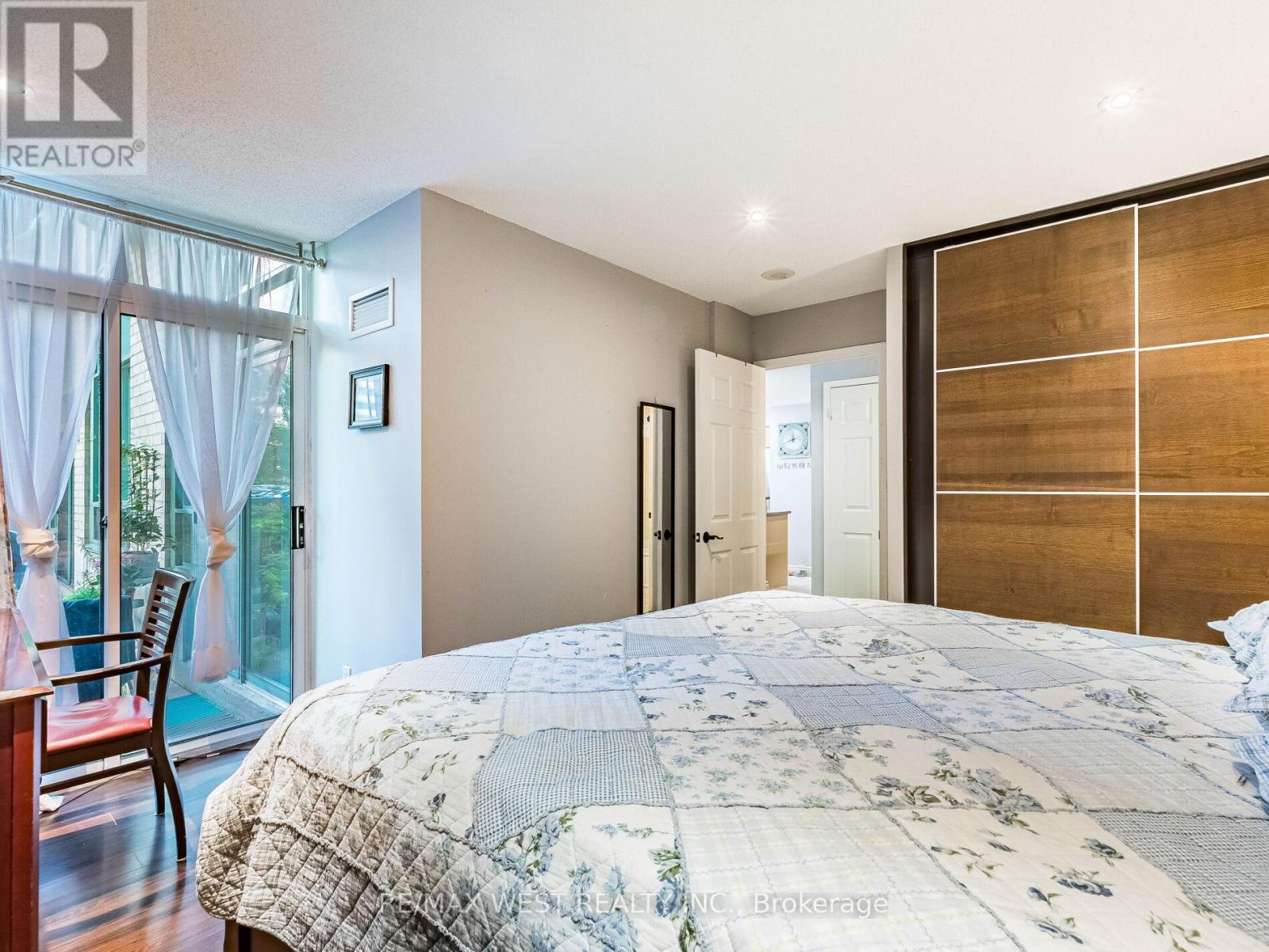 101 - 9 Michael Power Place, Toronto, Ontario  M9A 0A5 - Photo 27 - W12407744
