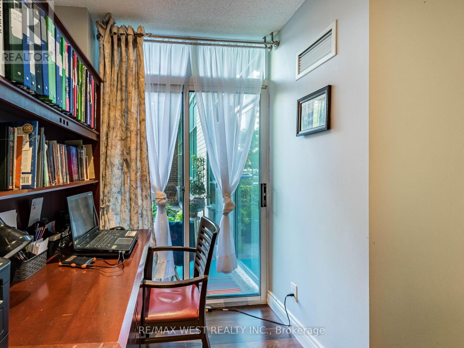 101 - 9 Michael Power Place, Toronto, Ontario  M9A 0A5 - Photo 28 - W12407744