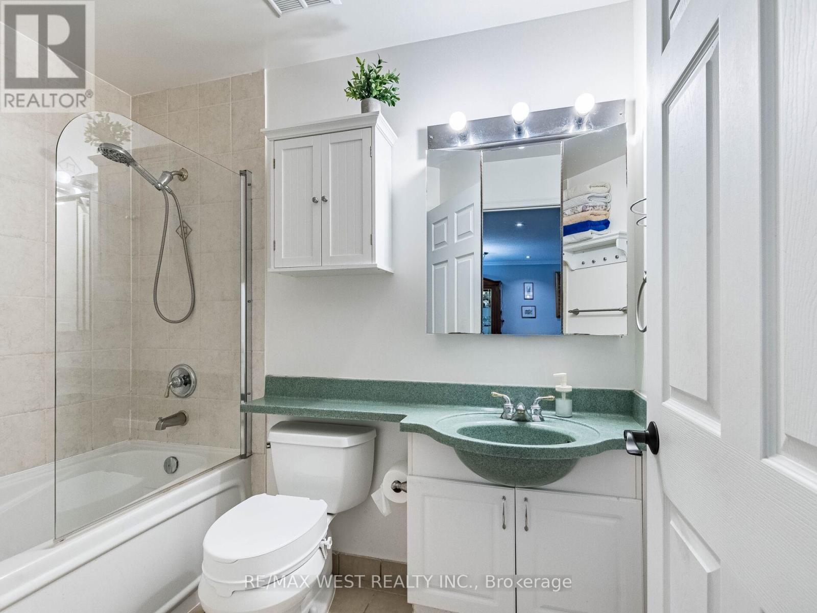 101 - 9 Michael Power Place, Toronto, Ontario  M9A 0A5 - Photo 30 - W12407744