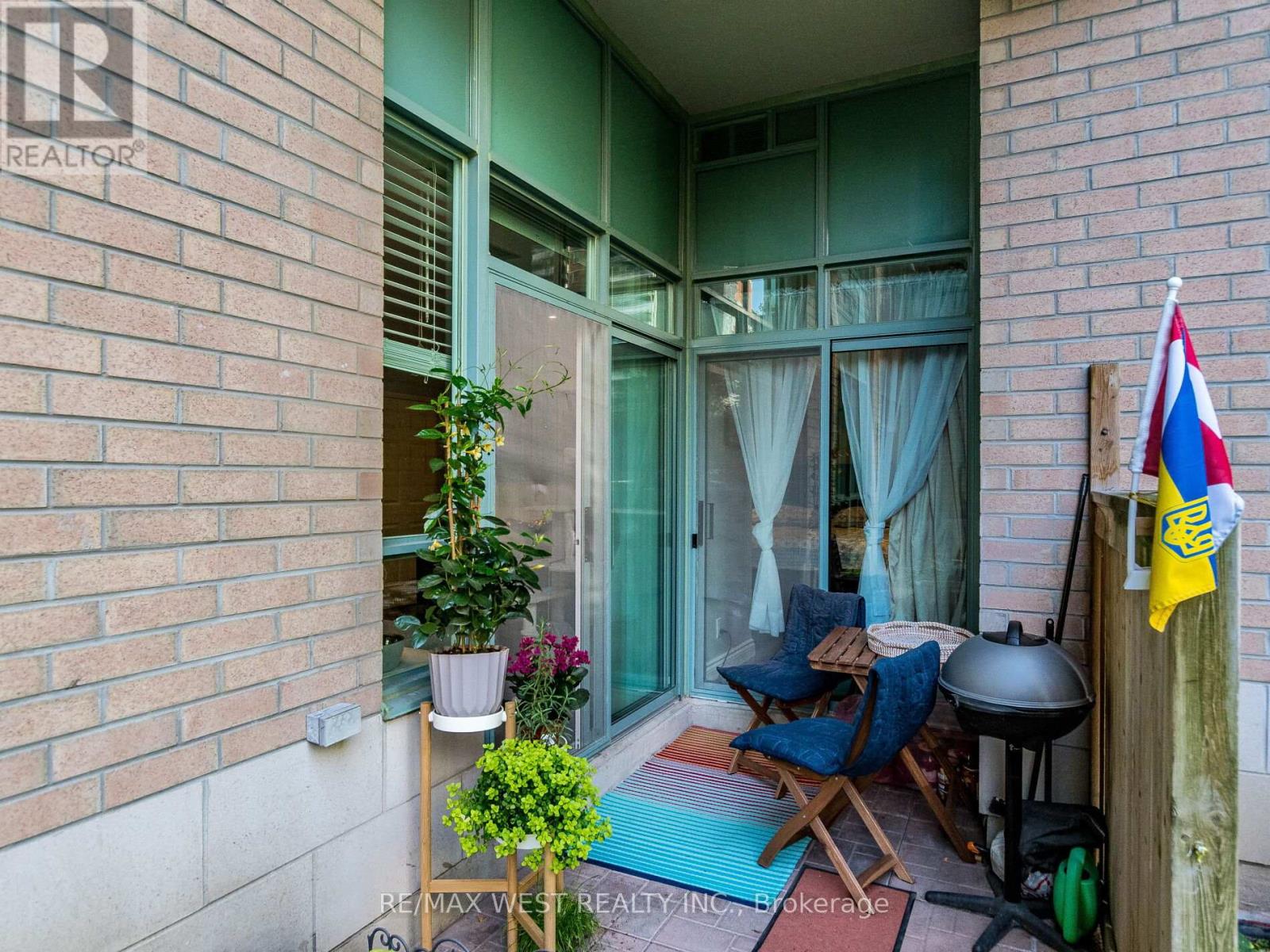 101 - 9 Michael Power Place, Toronto, Ontario  M9A 0A5 - Photo 34 - W12407744