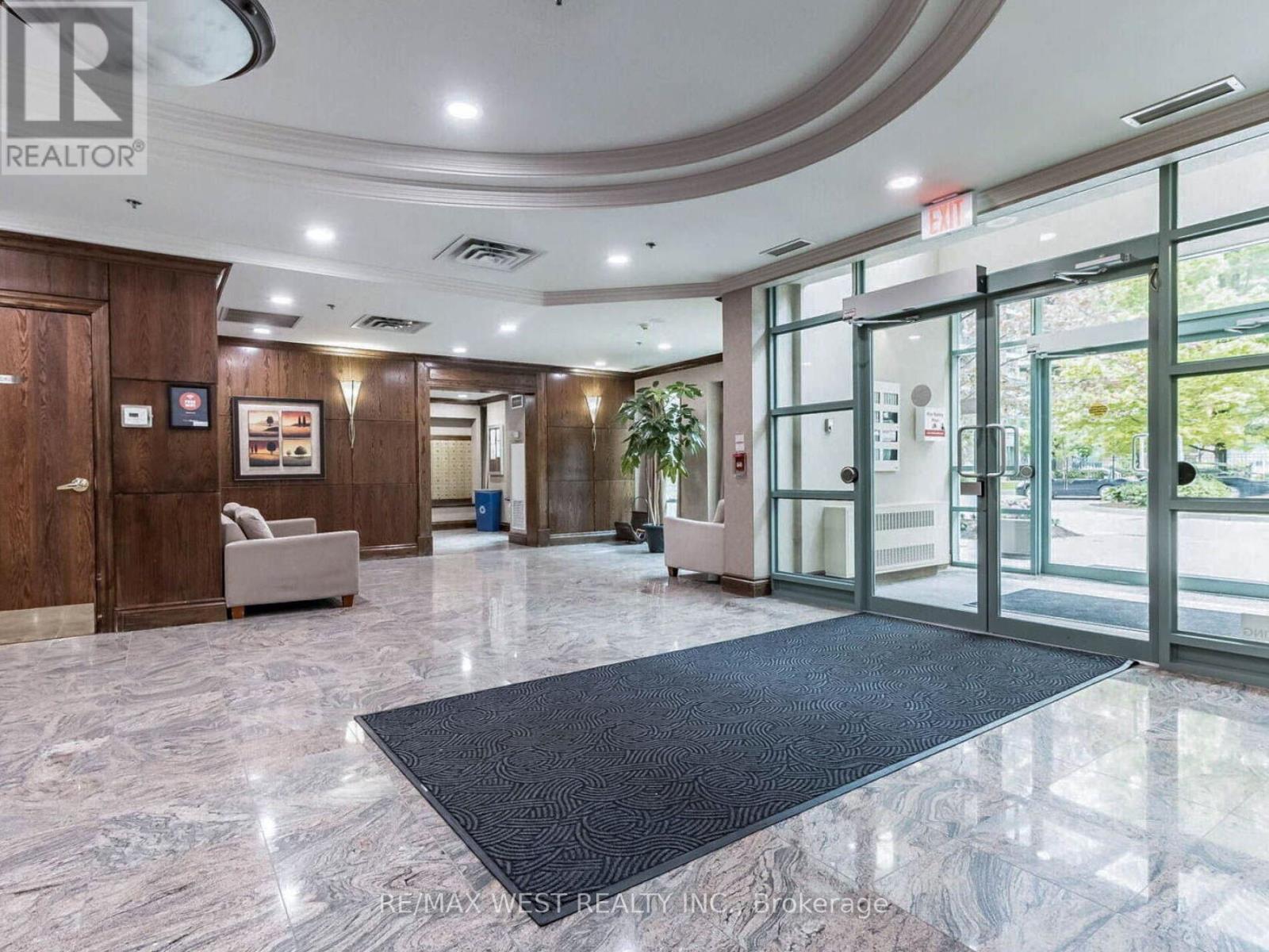 101 - 9 Michael Power Place, Toronto, Ontario  M9A 0A5 - Photo 4 - W12407744