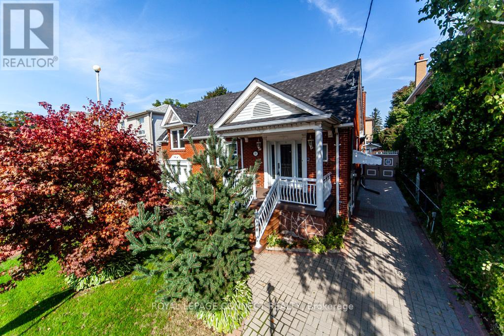 30 East Drive E, Toronto, Ontario  M6N 2N7 - Photo 3 - W12407772