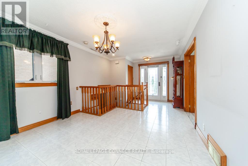 30 East Drive E, Toronto, Ontario  M6N 2N7 - Photo 5 - W12407772