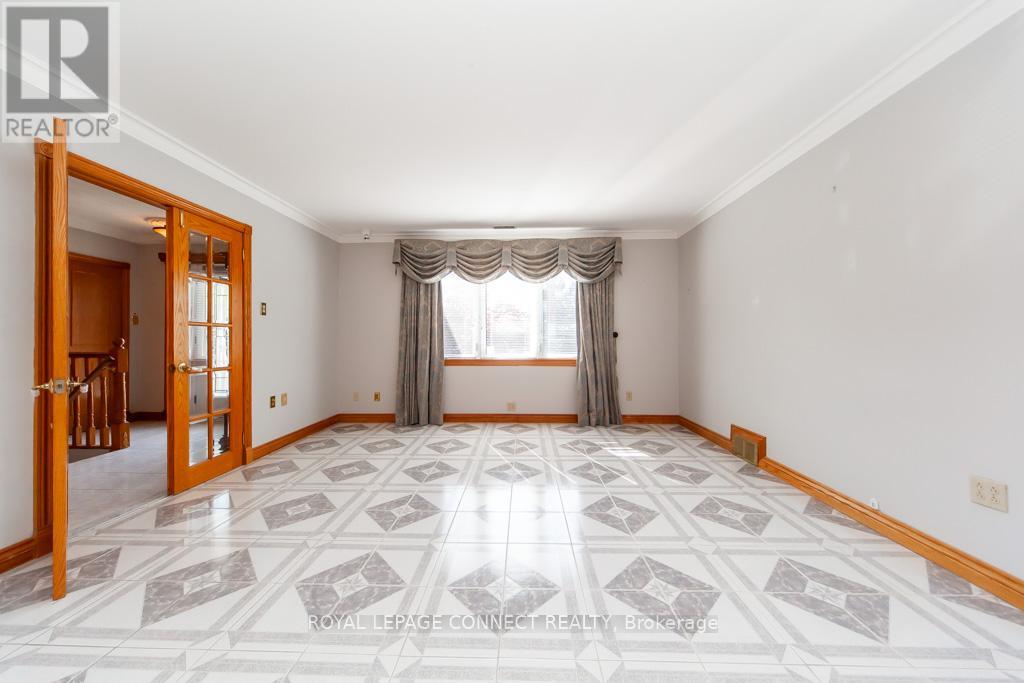 30 East Drive E, Toronto, Ontario  M6N 2N7 - Photo 8 - W12407772
