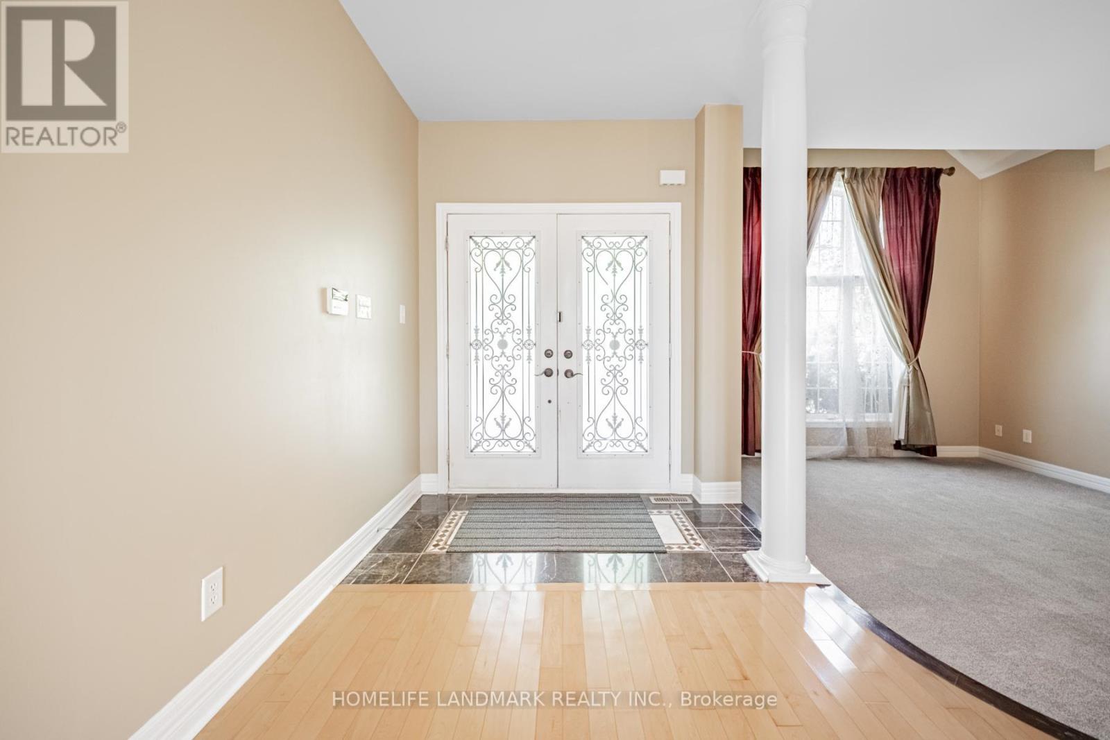2481 Whistling Springs Crescent, Oakville, Ontario  L6M 5G3 - Photo 4 - W12407776