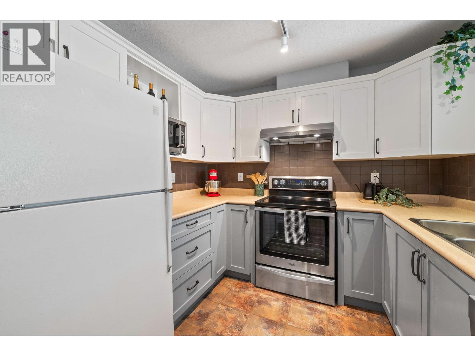 306 1242 Town Centre Boulevard, Coquitlam, British Columbia  V3B 7R6 - Photo 12 - R3048690