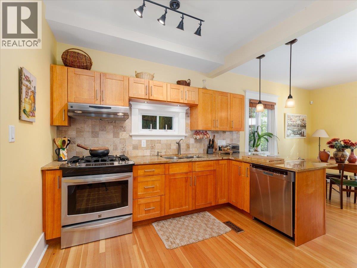 848 E 6th Street, North Vancouver, British Columbia  V7L 1R7 - Photo 10 - R3048686