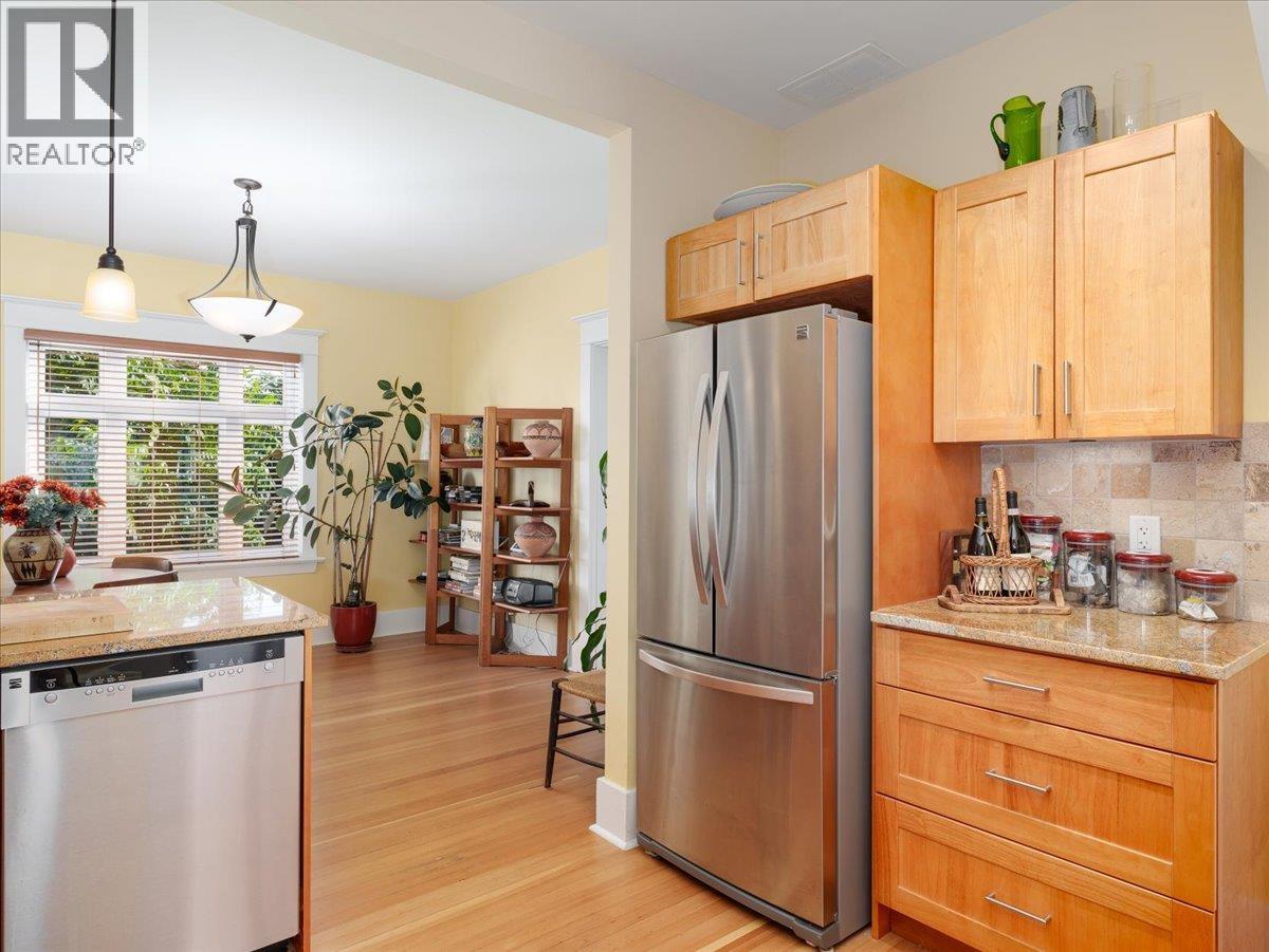848 E 6th Street, North Vancouver, British Columbia  V7L 1R7 - Photo 11 - R3048686