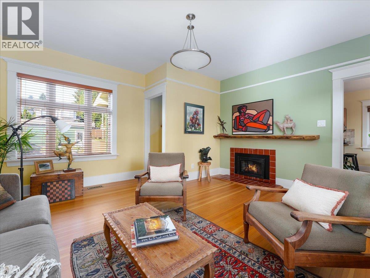 848 E 6th Street, North Vancouver, British Columbia  V7L 1R7 - Photo 5 - R3048686