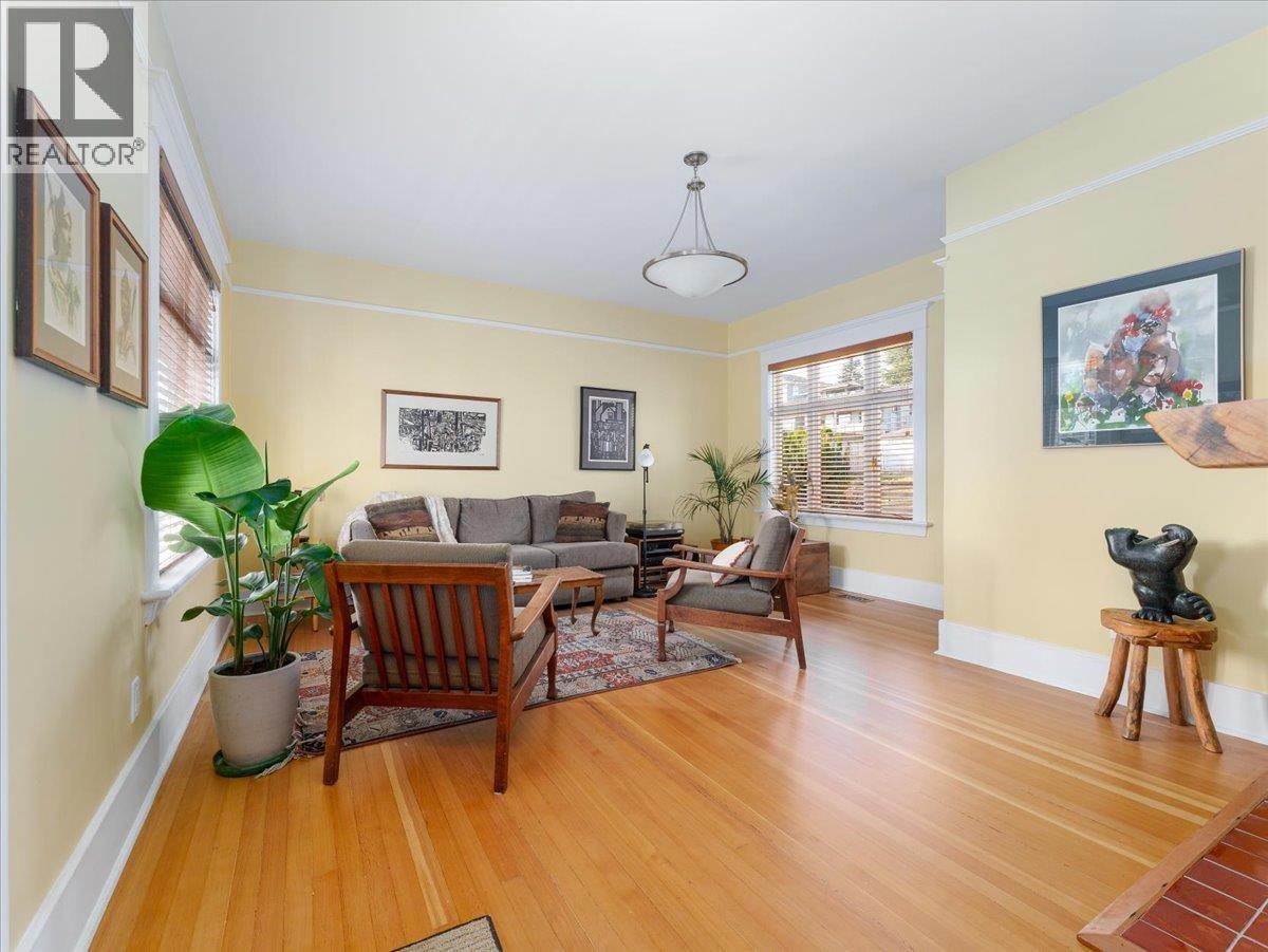 848 E 6th Street, North Vancouver, British Columbia  V7L 1R7 - Photo 6 - R3048686