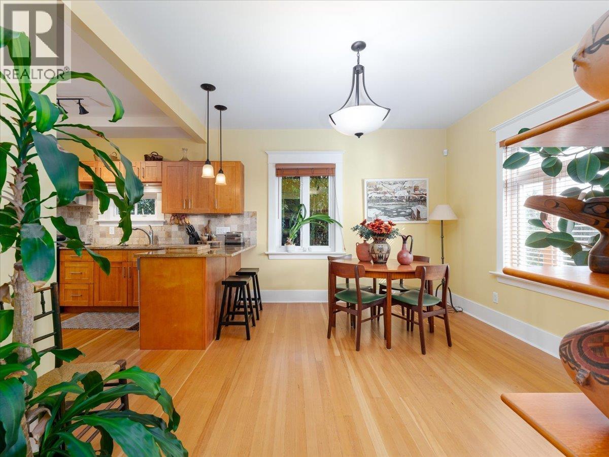 848 E 6th Street, North Vancouver, British Columbia  V7L 1R7 - Photo 8 - R3048686