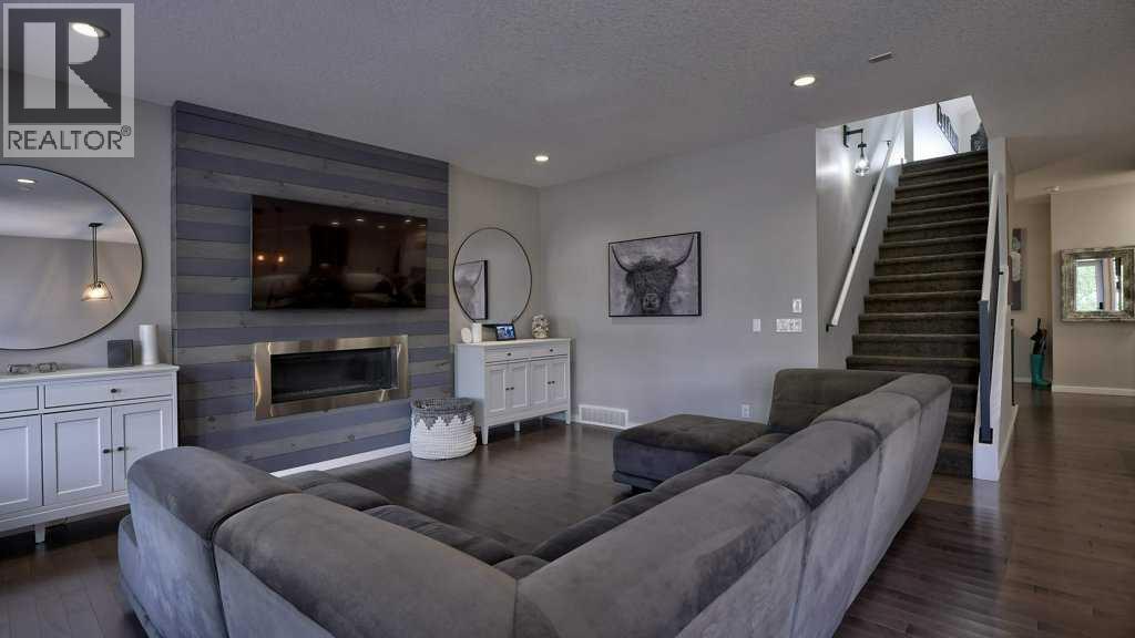 145 Kinniburgh Gardens, Chestermere, Alberta  T1X 0R7 - Photo 18 - A2253950