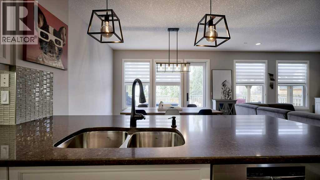 145 Kinniburgh Gardens, Chestermere, Alberta  T1X 0R7 - Photo 12 - A2253950