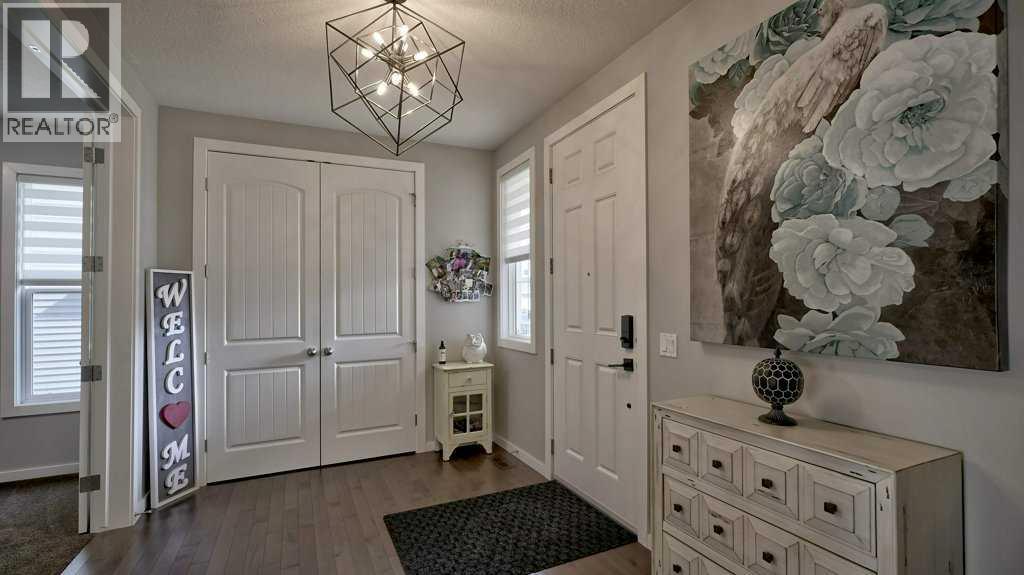 145 Kinniburgh Gardens, Chestermere, Alberta  T1X 0R7 - Photo 3 - A2253950