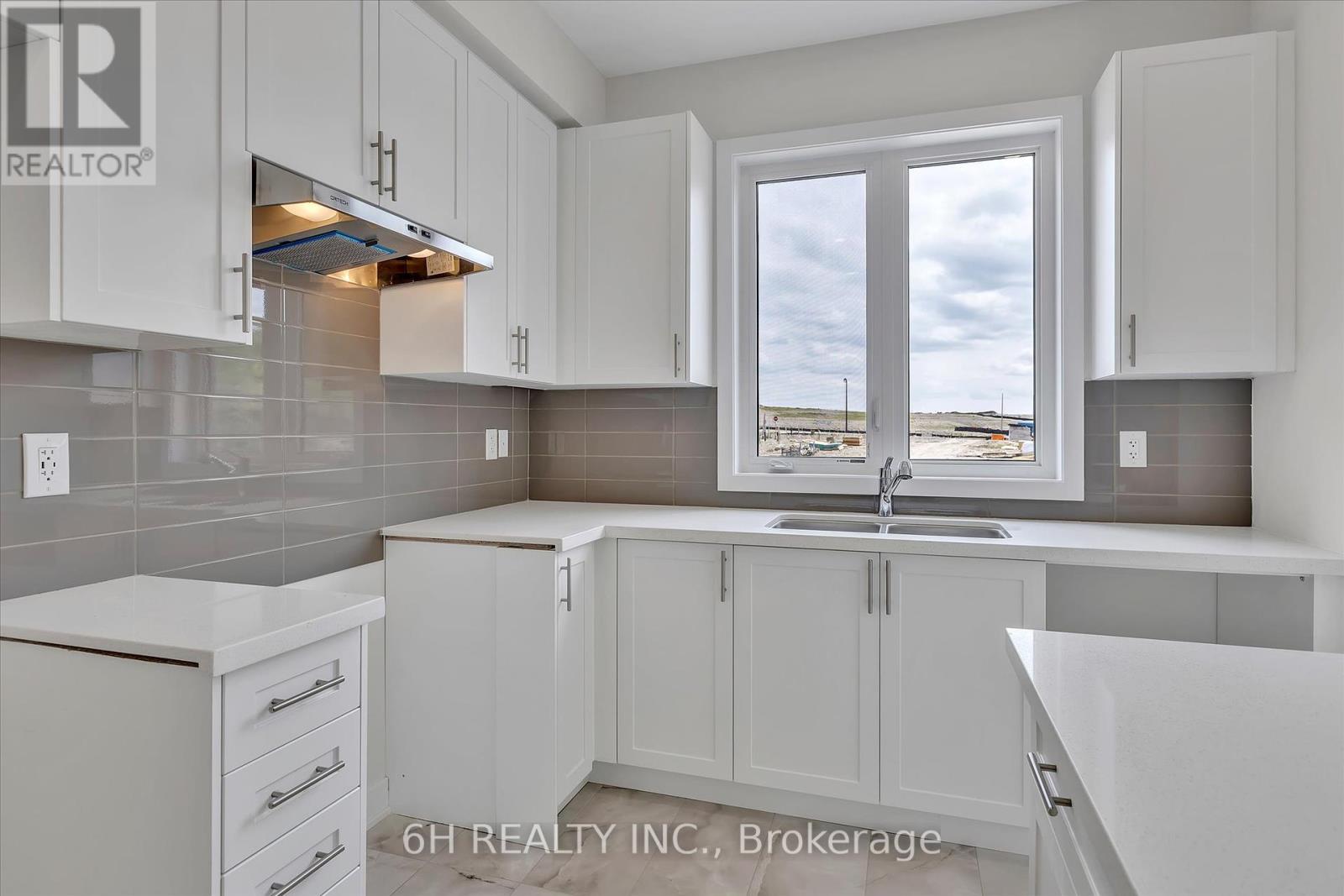 145 Pike Street, Peterborough, Ontario  K9K 0J5 - Photo 14 - X12407726