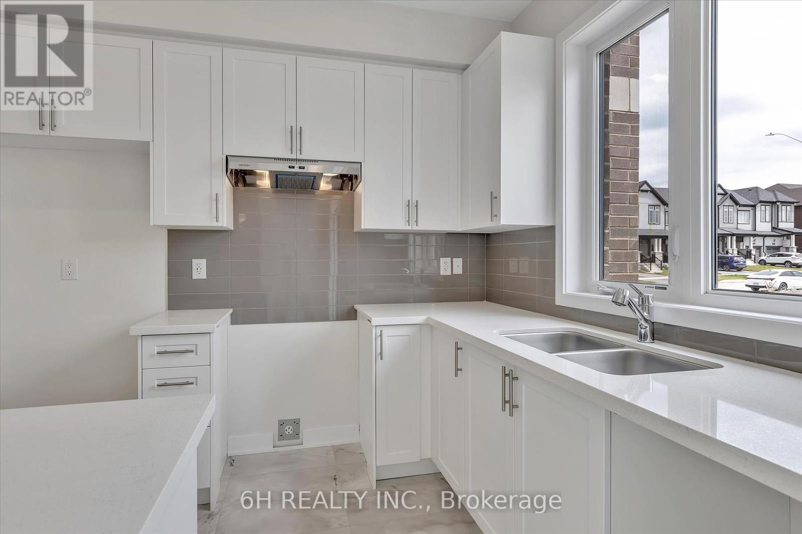 145 Pike Street, Peterborough, Ontario  K9K 0J5 - Photo 15 - X12407726