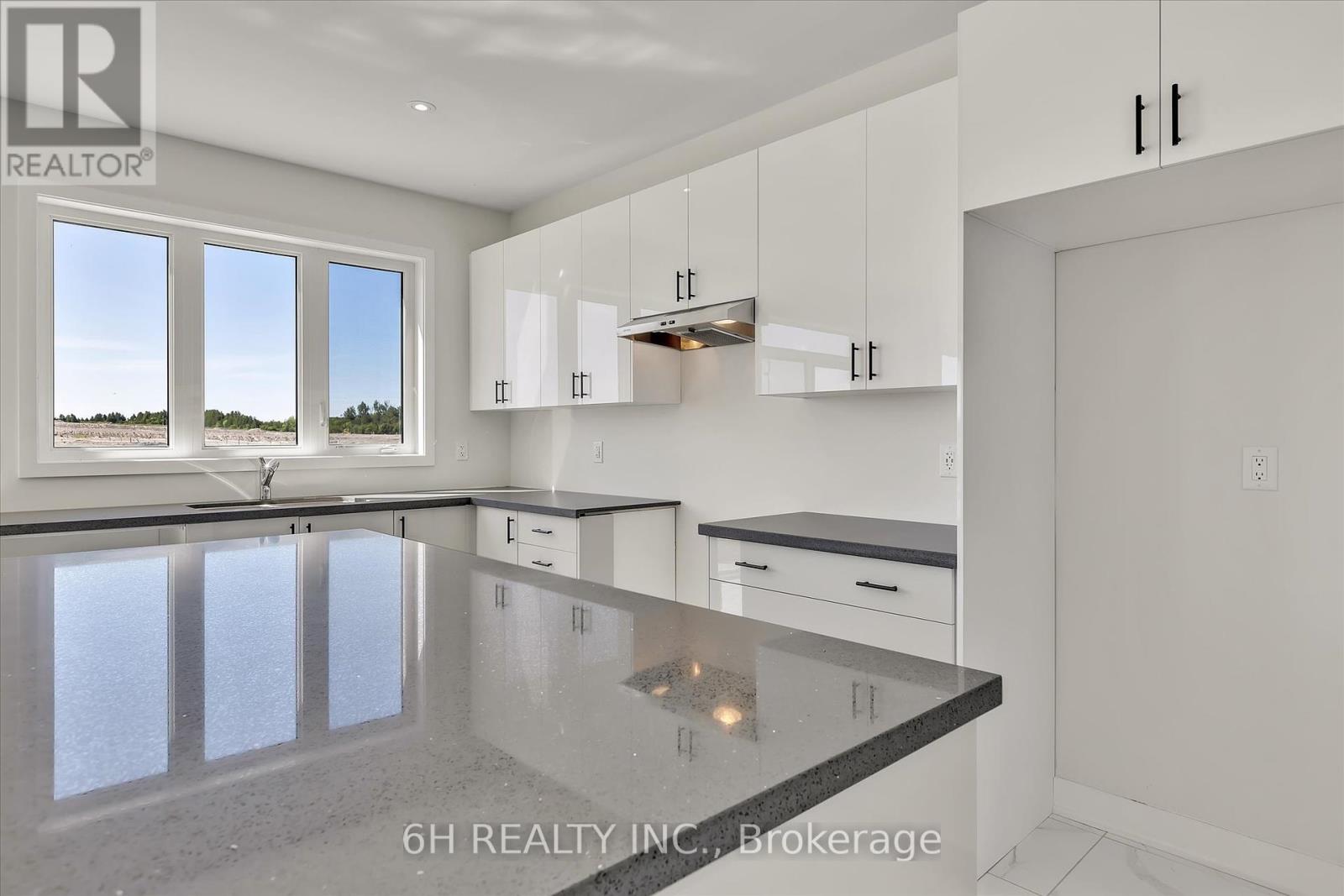 329 O'toole Crescent, Peterborough, Ontario  K9K 0J4 - Photo 11 - X12407728