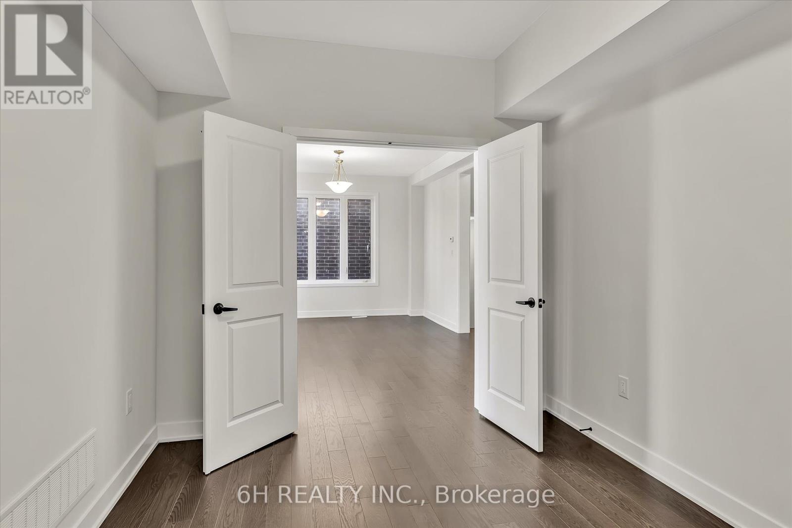 329 O'toole Crescent, Peterborough, Ontario  K9K 0J4 - Photo 18 - X12407728