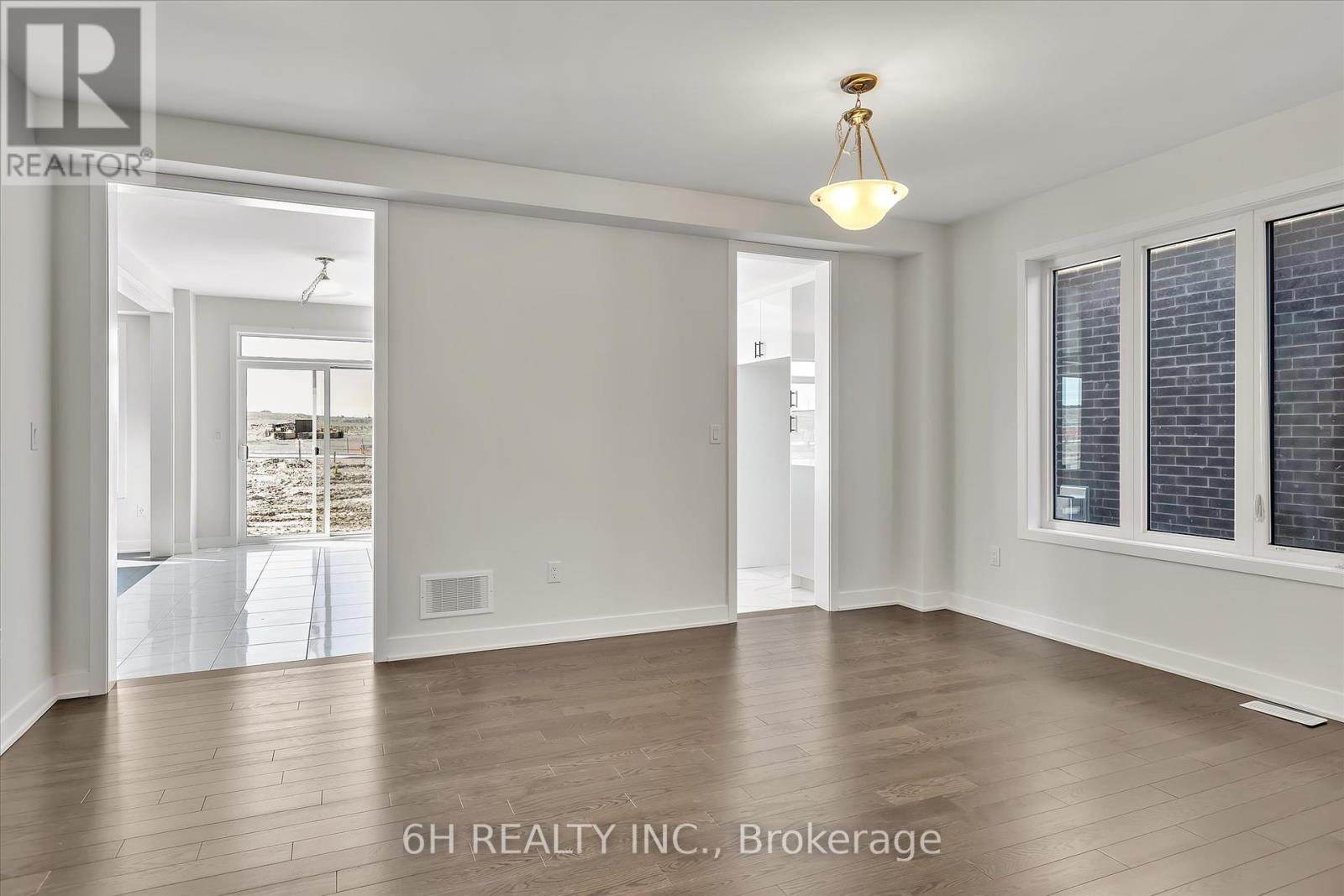 329 O'toole Crescent, Peterborough, Ontario  K9K 0J4 - Photo 6 - X12407728