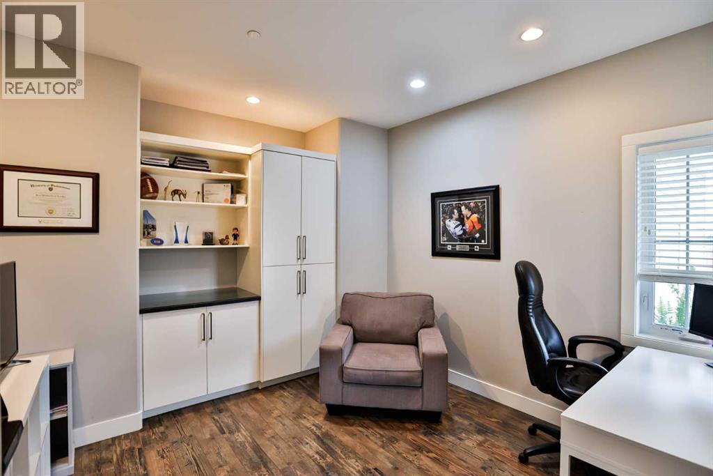 Property at 371 Crocus Terrace W image 3