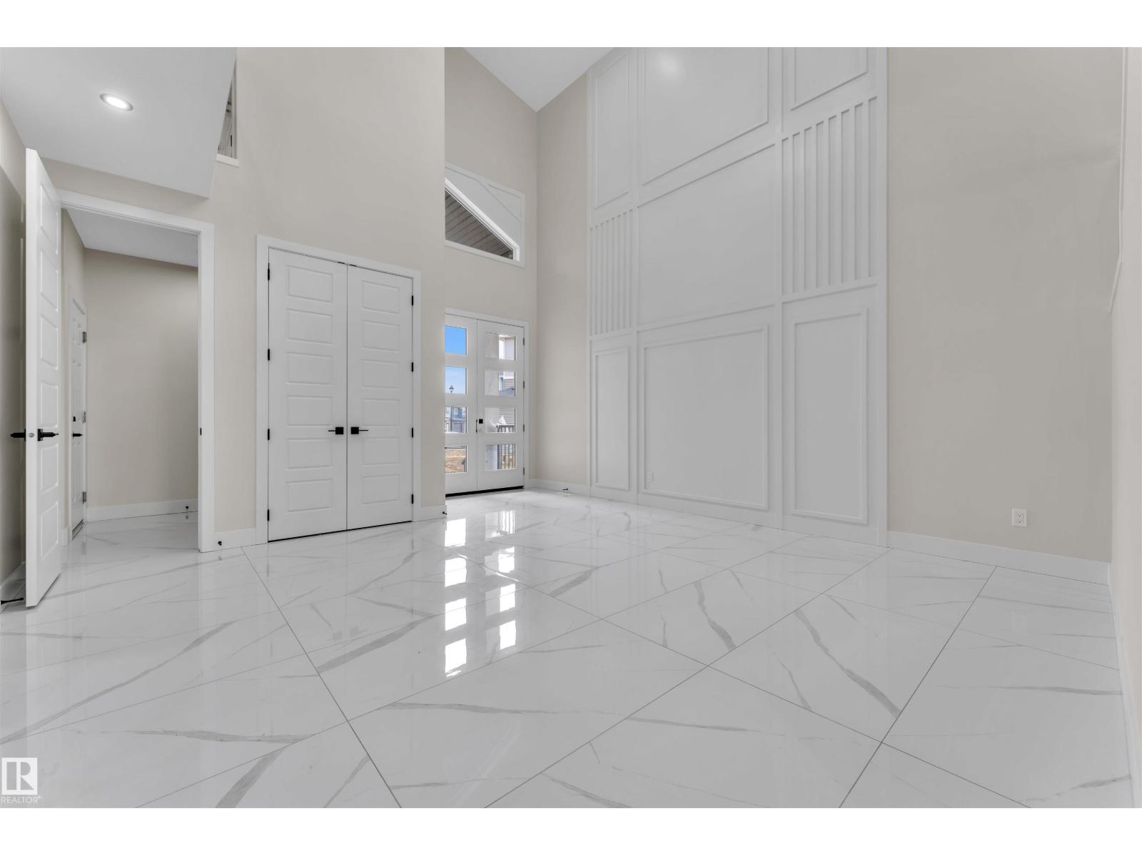 Property at 4310 35 ST image 4