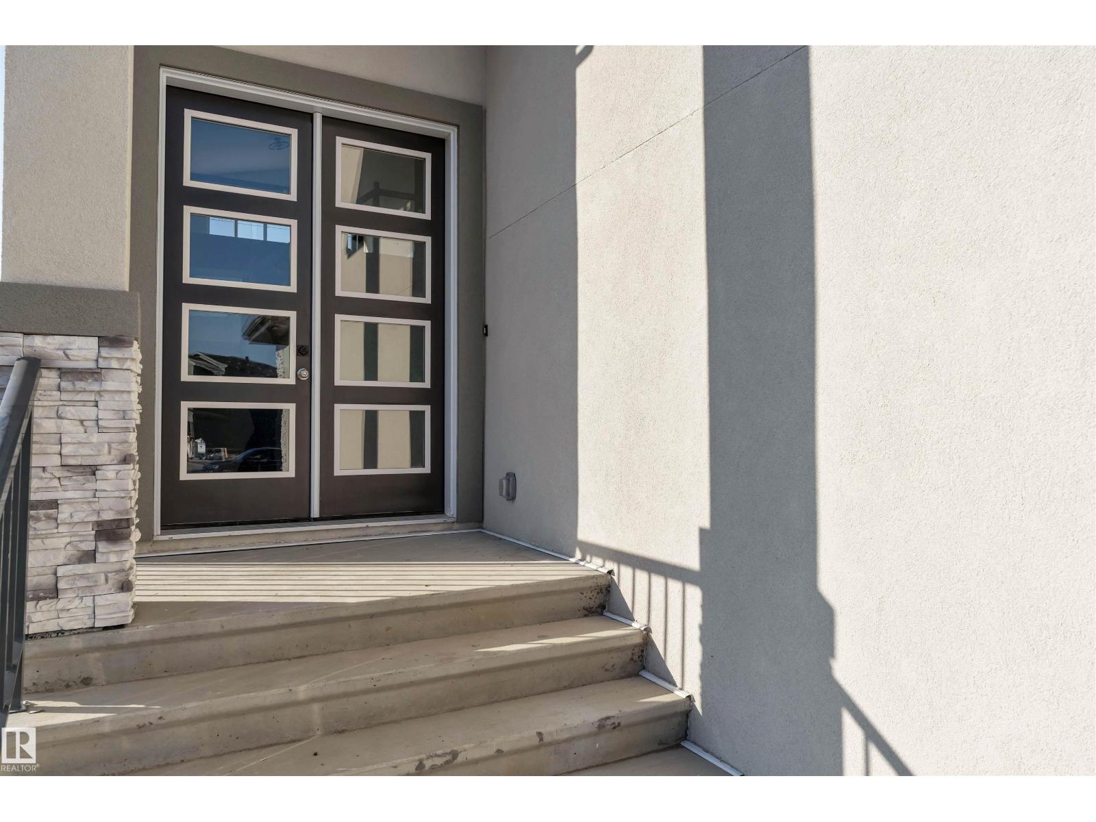 Property at 4310 35 ST image 3